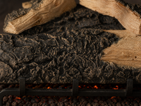 15" Western Pine Vented Gas Log Set | Hargrove — close-up bark and ember detail