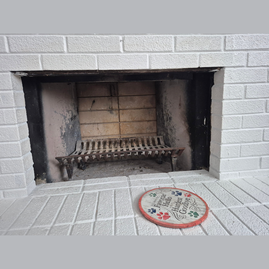 Reflection // Masonry // 34 3/8 W x 20" H // Flush Hearth // Overlap // Matte Black // Modern Handle // clear glass // Bifold
